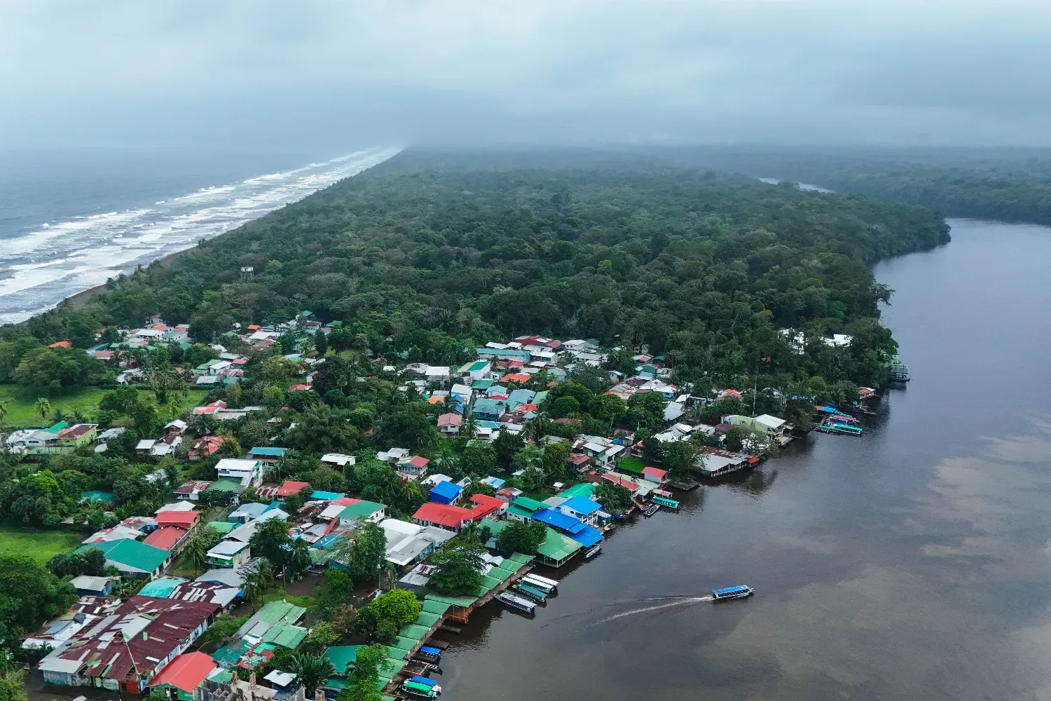Luchtfoto van Tortuguero